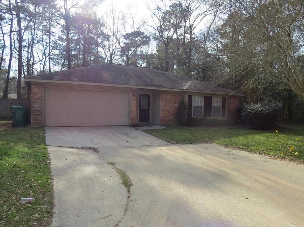 152 Woodstock Circle Dr, Spring TX  77381-3702 exterior