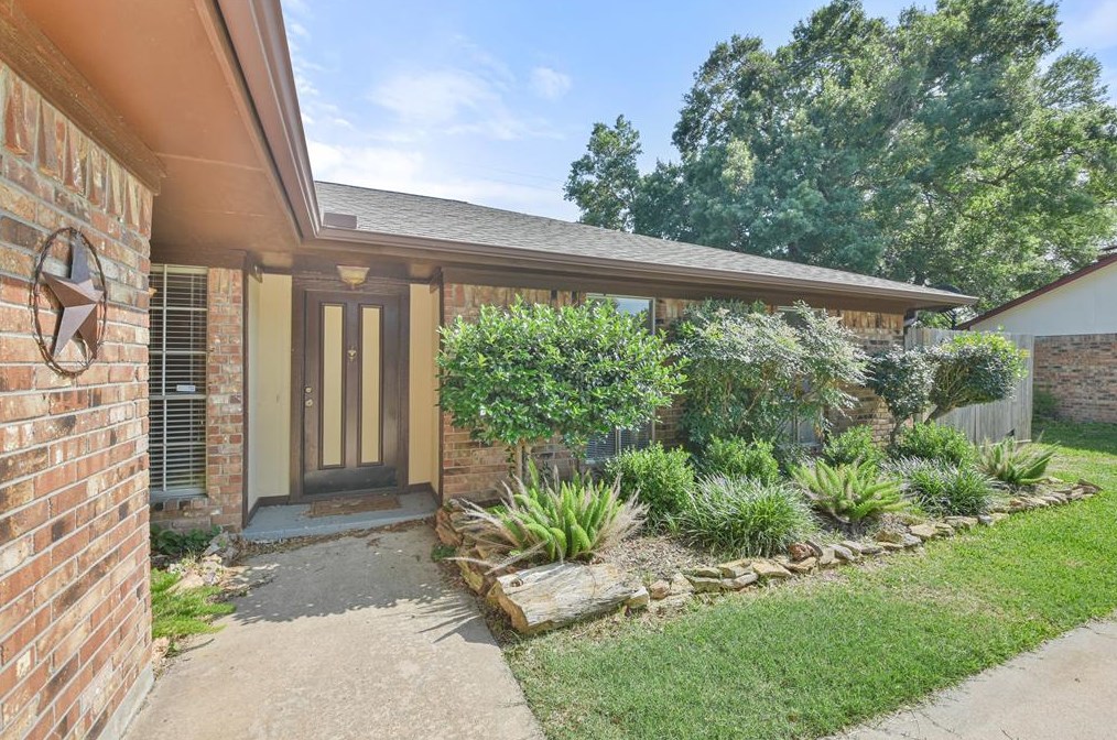3107 Woodstone Dr, Baytown, TX 77521