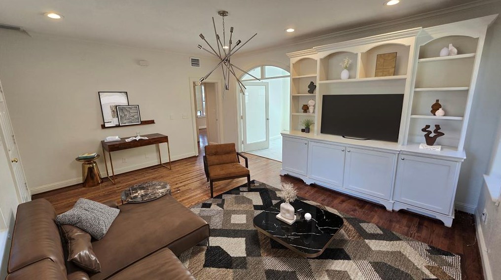 2312 Blodgett St, Houston, TX 77004-5490