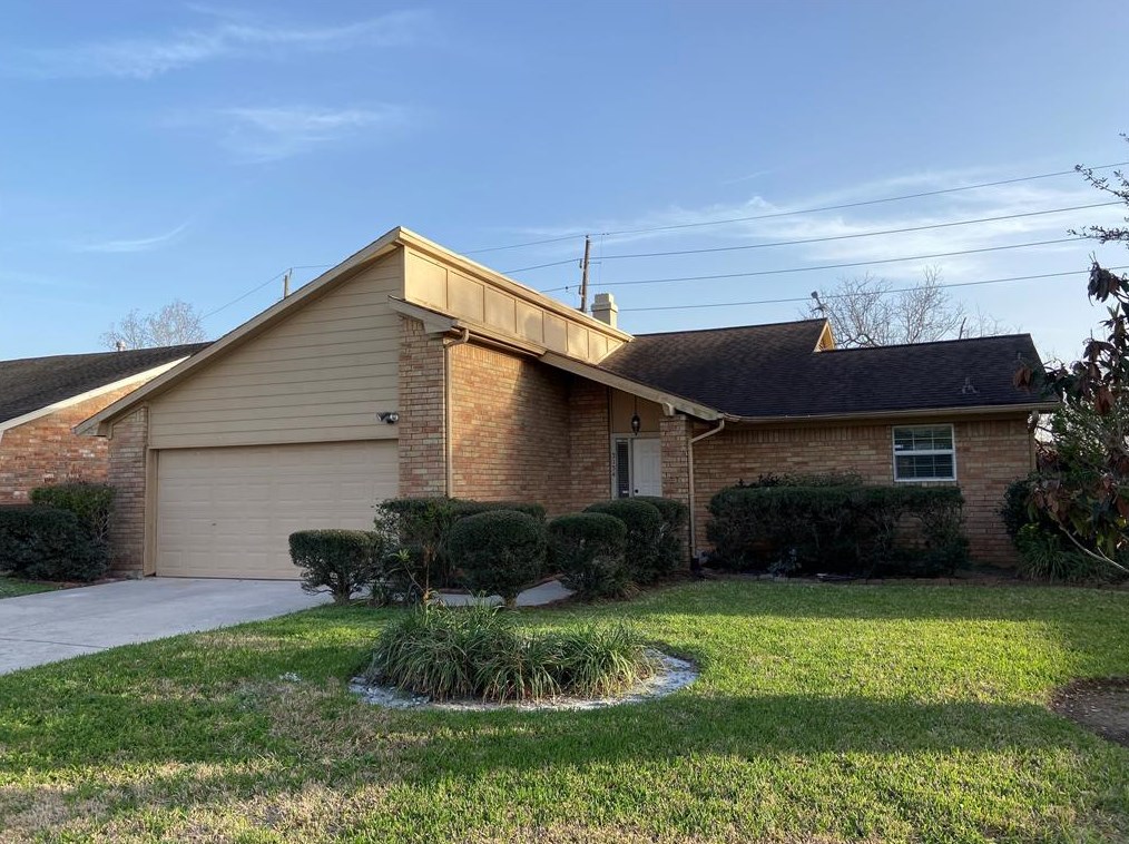 3134 Sleepy Hollow Dr, Sugar Land, TX 77479