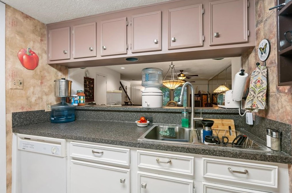 15 April Hl, Montgomery TX 77356-5923 exterior