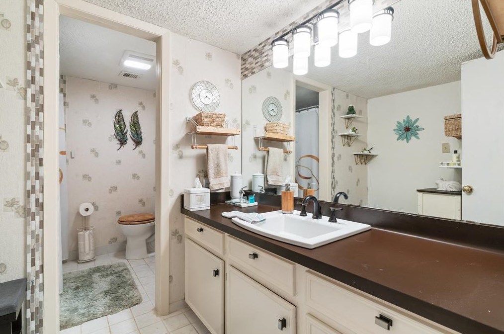 15 April Hl, Montgomery TX 77356-5923 exterior