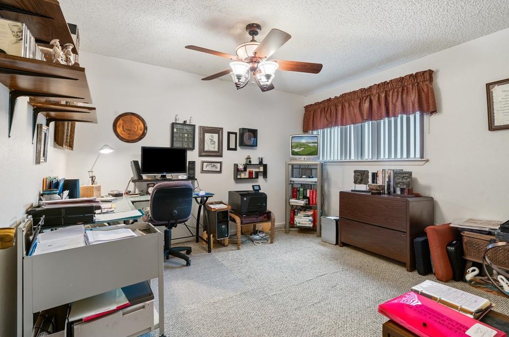 15 April Hl, Montgomery TX 77356-5923 exterior