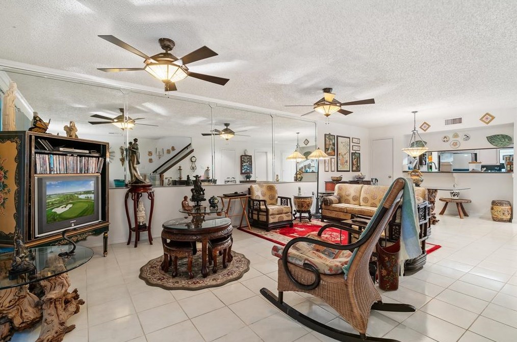 15 April Hl, Montgomery TX 77356-5923 exterior