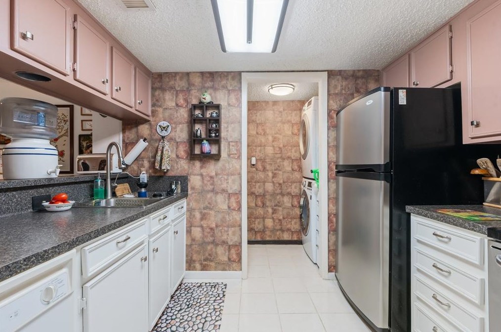 15 April Hl, Montgomery TX 77356-5923 exterior