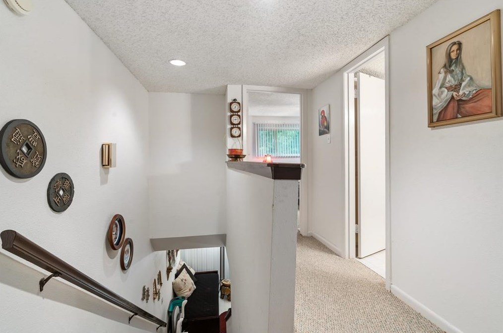 15 April Hl, Montgomery TX 77356-5923 exterior