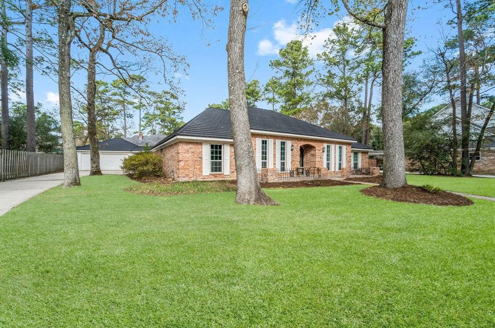 5602 Braxtonshire Ct, Houston, TX 77069-1907