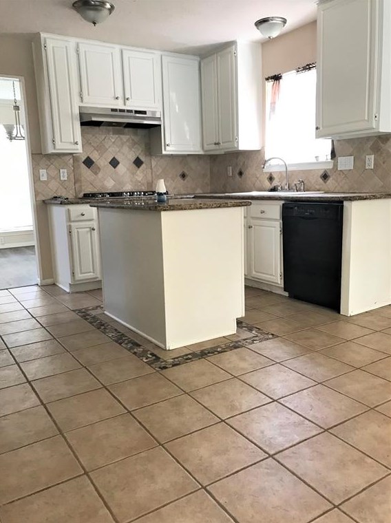 8007 Honeyfield Ln, Spring TX  77379-4054 exterior