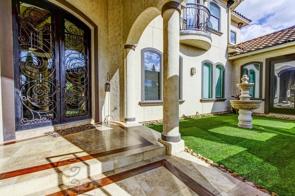 47 Lake Sterling Gate Dr, Spring TX  77379-7205 exterior
