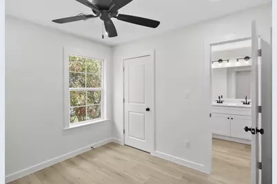 1105 E Main Street #B, Brenham, TX 77833 - Photo 16
