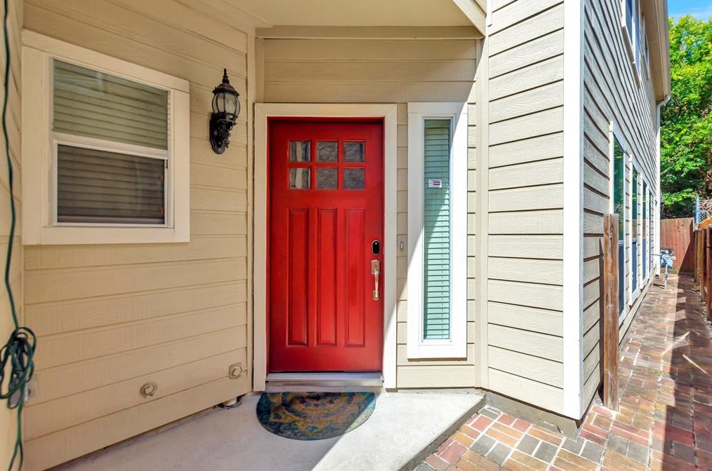 2209 Alabama St, Houston TX  77004-4380 exterior