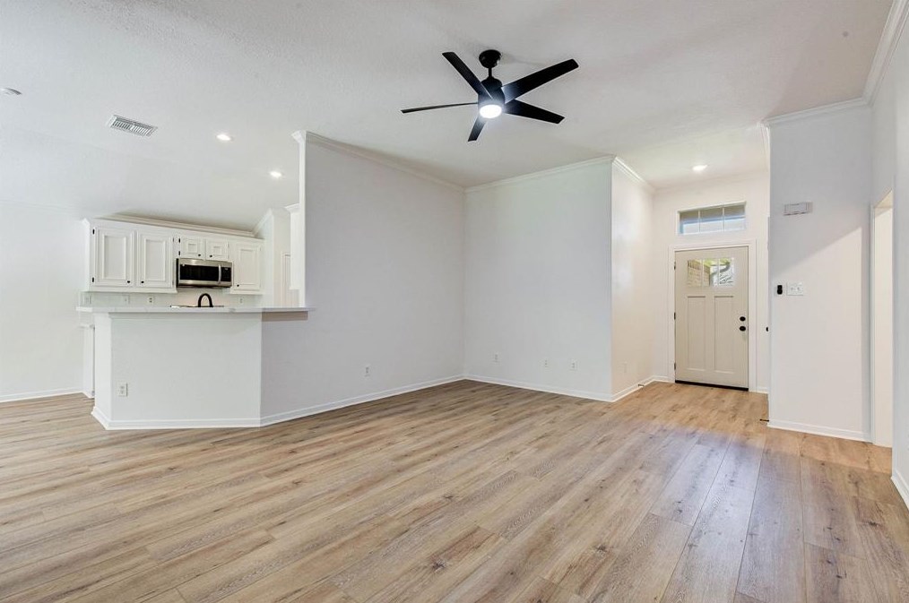 11743 Santa Fe Tr, Santa Fe, TX 77510
