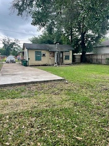 9705 Peachtree St, Houston, TX 77016-4123