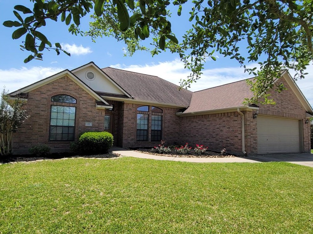 115 Blue Bird Ct, Richwood, TX 77531