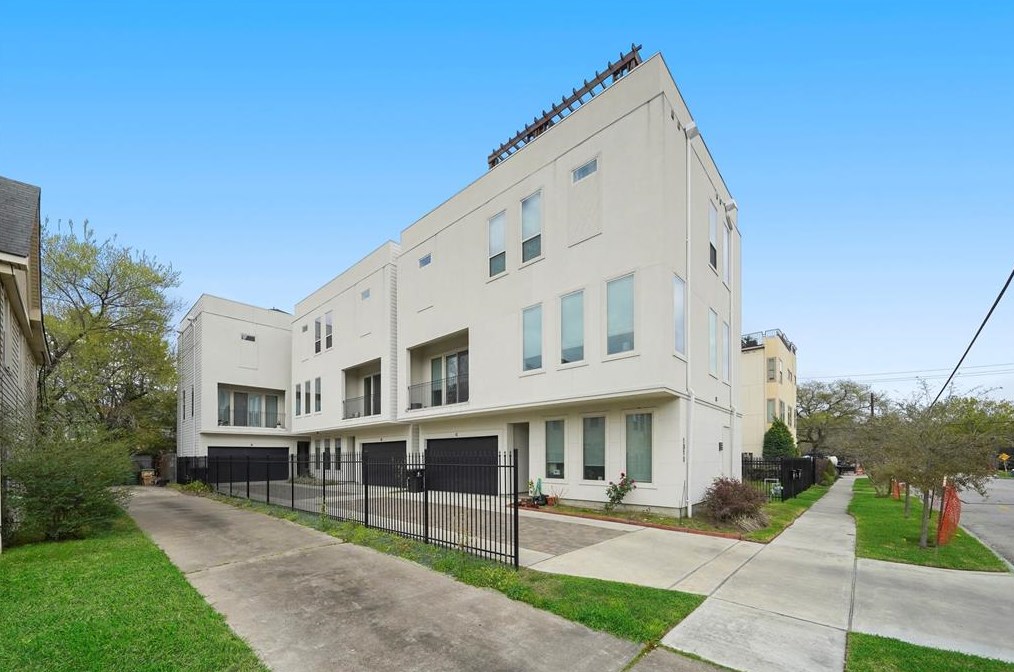 1810 Branard St, Houston, TX 77098-2604