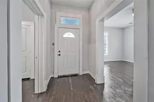 2205 Sumpter St, Houston, TX 77026 - Photo 2