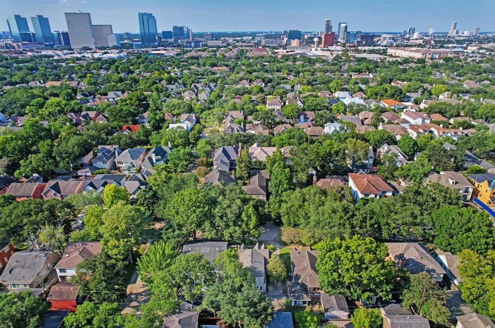 2925 Plumb St, Houston TX  77005-3057 exterior
