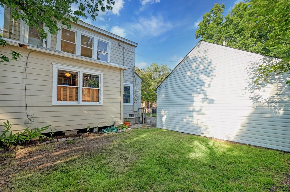 2925 Plumb St, Houston TX  77005-3057 exterior