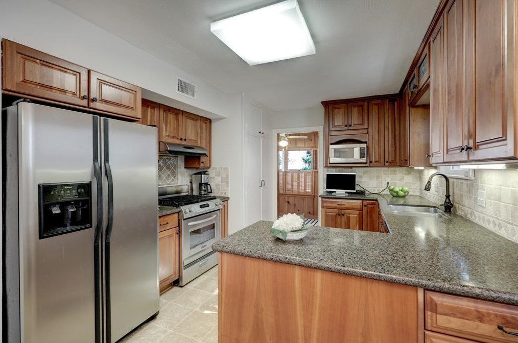 2925 Plumb St, Houston TX  77005-3057 exterior