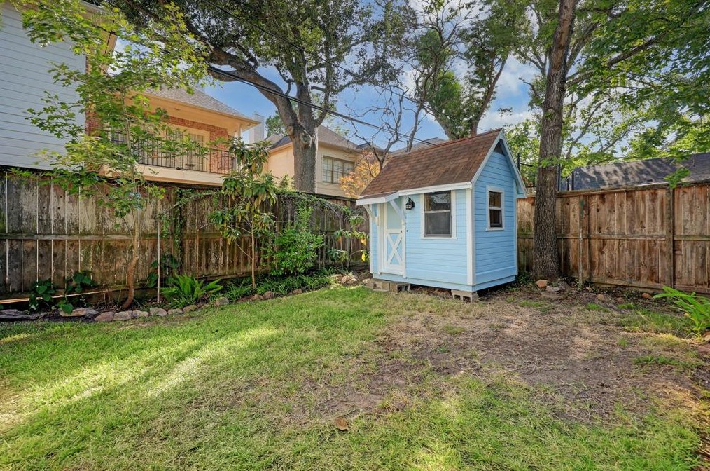 2925 Plumb St, Houston TX  77005-3057 exterior