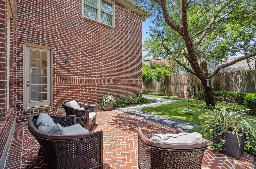 3922 Browning St, Houston TX  77005-2042 exterior