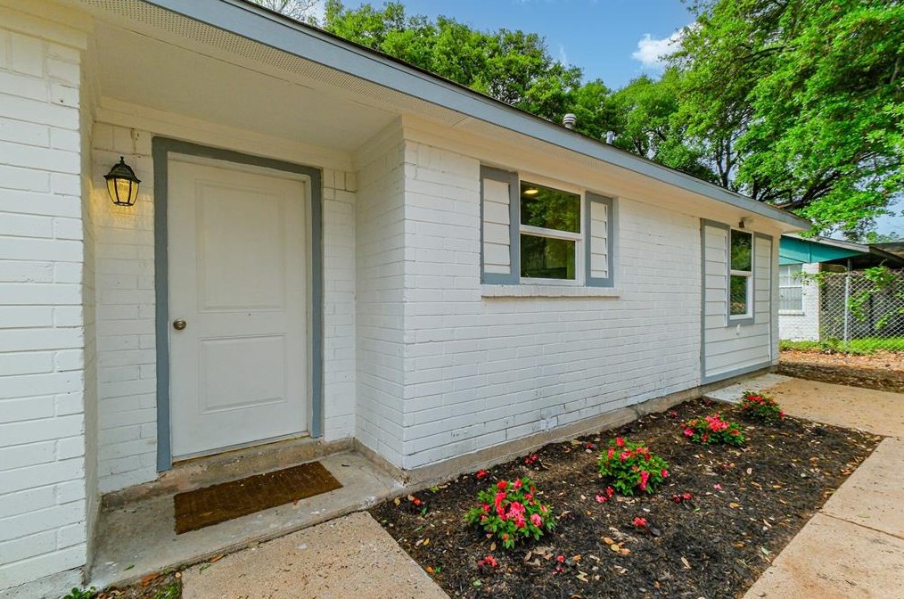 7023 Venus St, Houston, TX 77088-7509