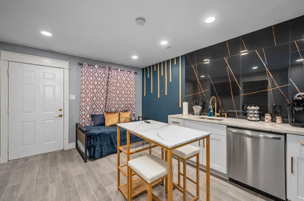 601 E 7th St #5, Houston, TX 77007