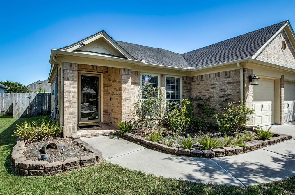 3291 Bend Cove Ct, League City, TX 77573-6601