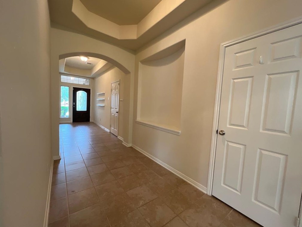 1038 Bay Sky Way, Taylor Lake Village, TX 77586