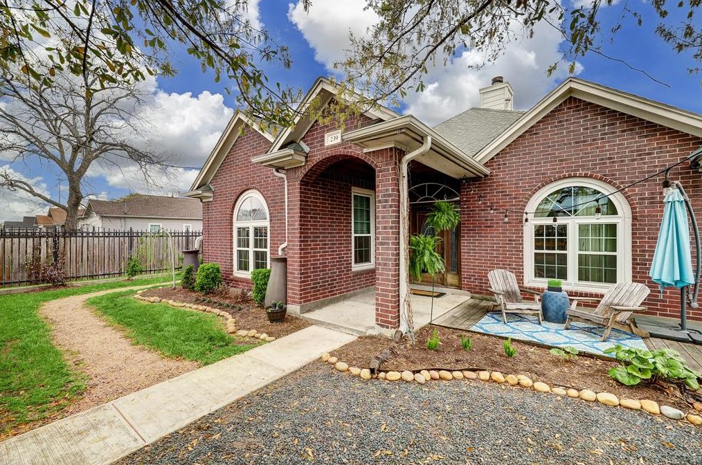 239 Cody St, Houston, TX 77009