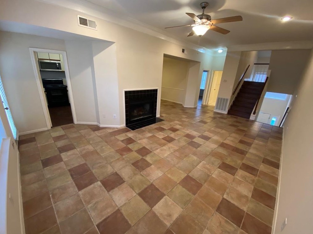 623 Hawthorne St, Houston TX  77006-4062 exterior