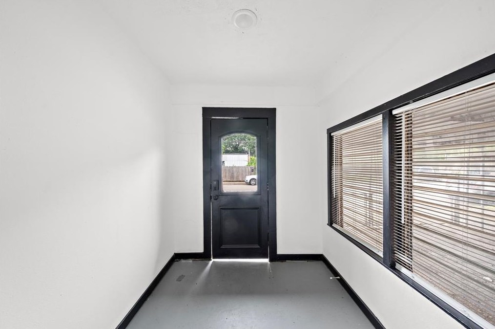 1504 Luzon, Houston TX  77009-7922 exterior