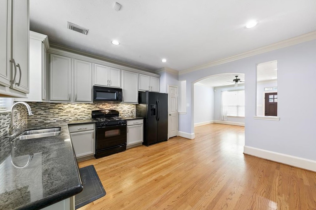 1759 Aden Dr, Houston, TX 77003-5309
