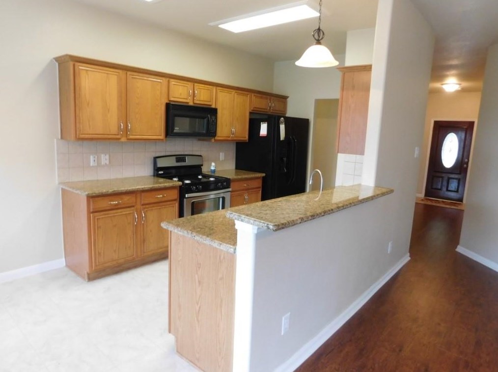 3330 Amber Meadow Dr, Katy TX  77449-4930 exterior