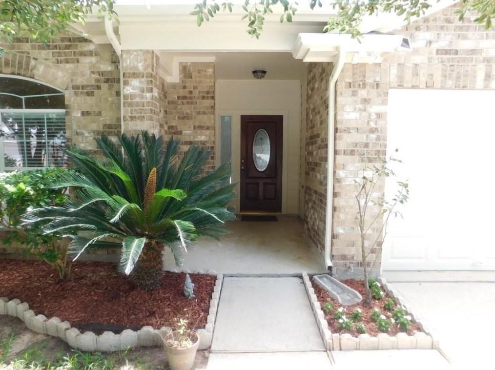 3330 Amber Meadow Dr, Katy TX  77449-4930 exterior