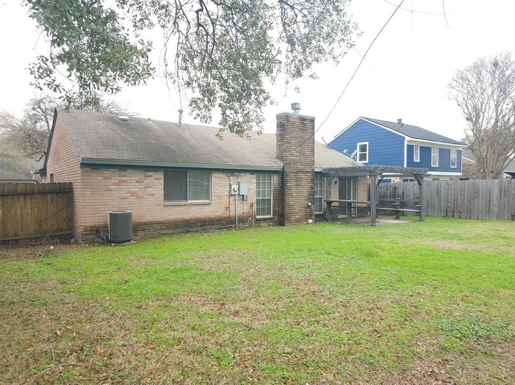 9614 Cannock Chase Dr, Houston, TX 77065