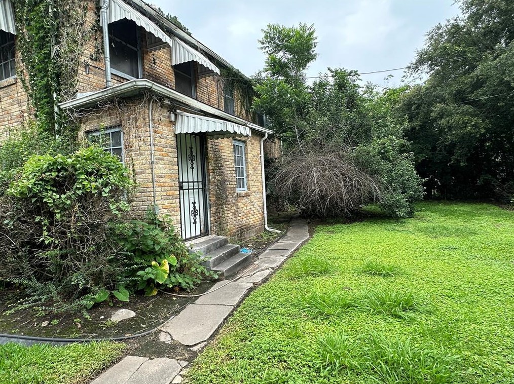 3418 Southmore Blvd, Houston TX  77004-6331 exterior