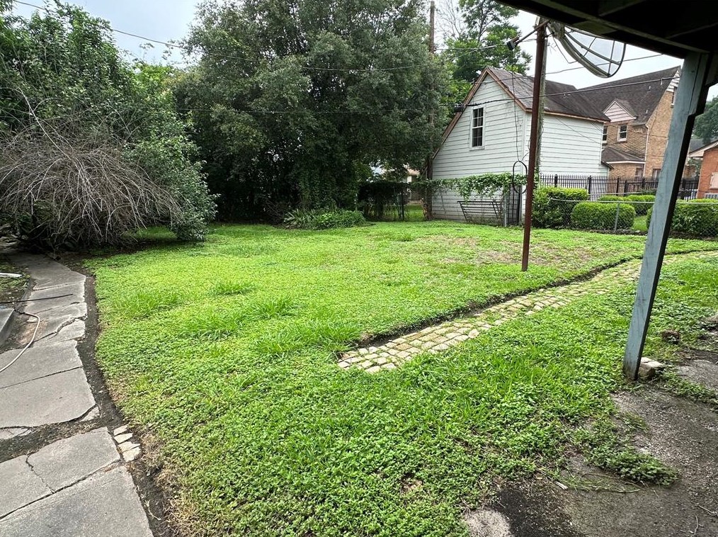 3418 Southmore Blvd, Houston TX  77004-6343 exterior