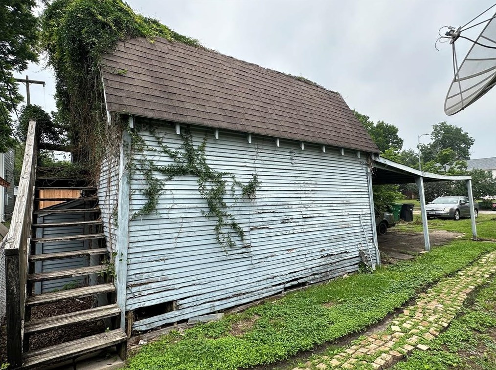 3418 Southmore Blvd, Houston TX  77004-6343 exterior