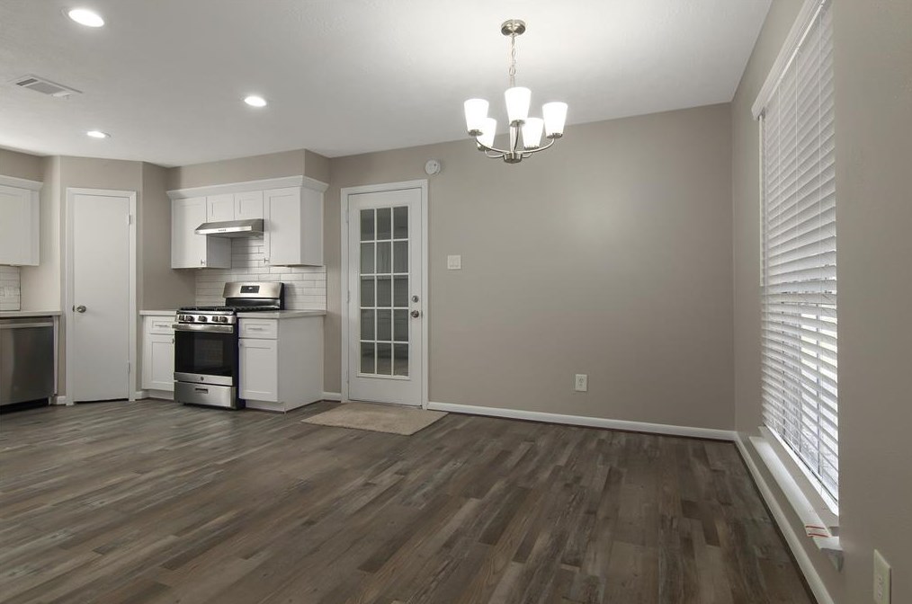 10102 Kirkbluff Dr, Houston TX 77089-2821 exterior