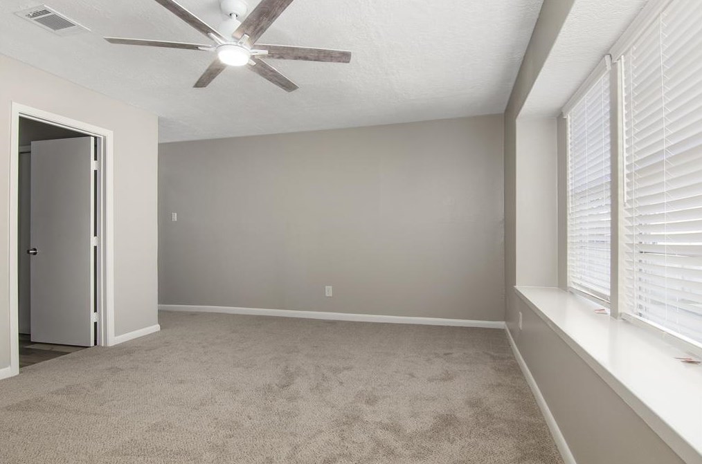 10102 Kirkbluff Dr, Houston TX 77089-2821 exterior