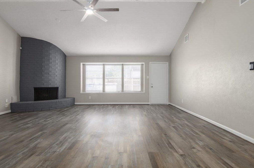 10102 Kirkbluff Dr, Houston TX 77089-2821 exterior