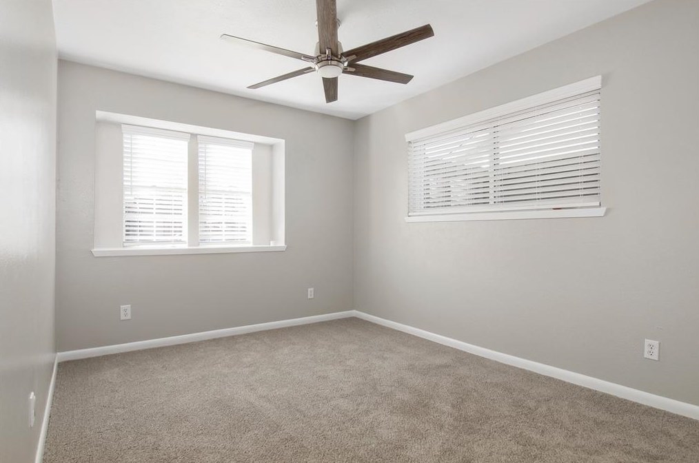 10102 Kirkbluff Dr, Houston TX 77089-2821 exterior