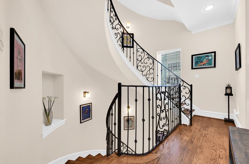 5611 Maxie, Houston TX  77007-3054 exterior