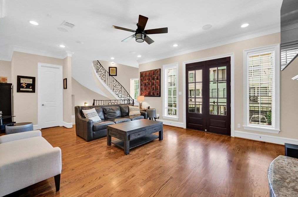 5611 Maxie, Houston TX  77007-3054 exterior