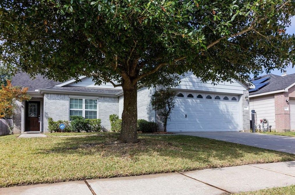 19807 Rippling Brook Ln, Tomball, TX 77375