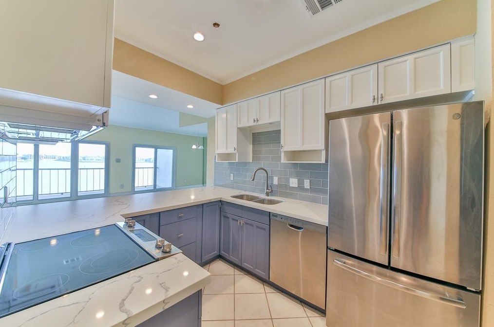 401 Lakeside Ln Apt 209, Houston, TX 77058