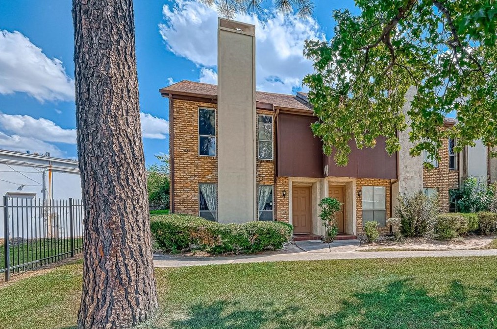 17230 Imperial Valley Dr Apt 27, Houston, TX 77060