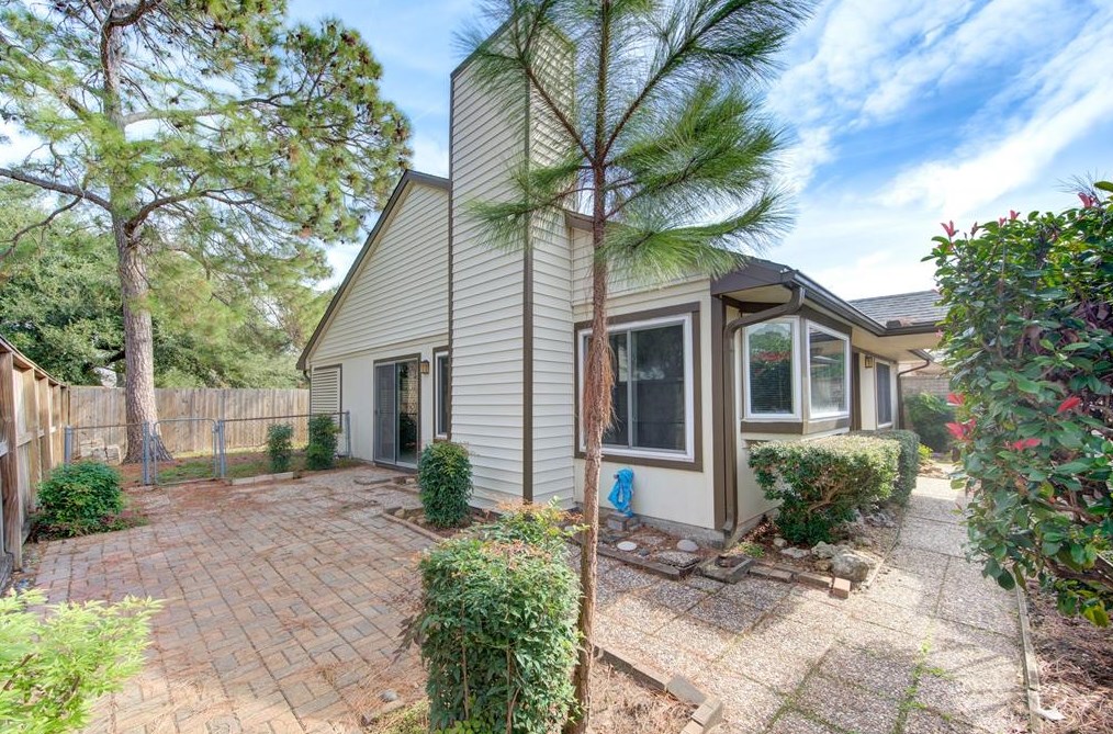 1622 Mary Mount Way, Houston, TX 77058-2317