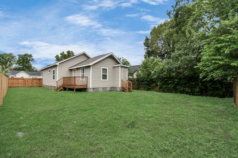 4105 New Orleans, Houston TX  77020-2545 exterior